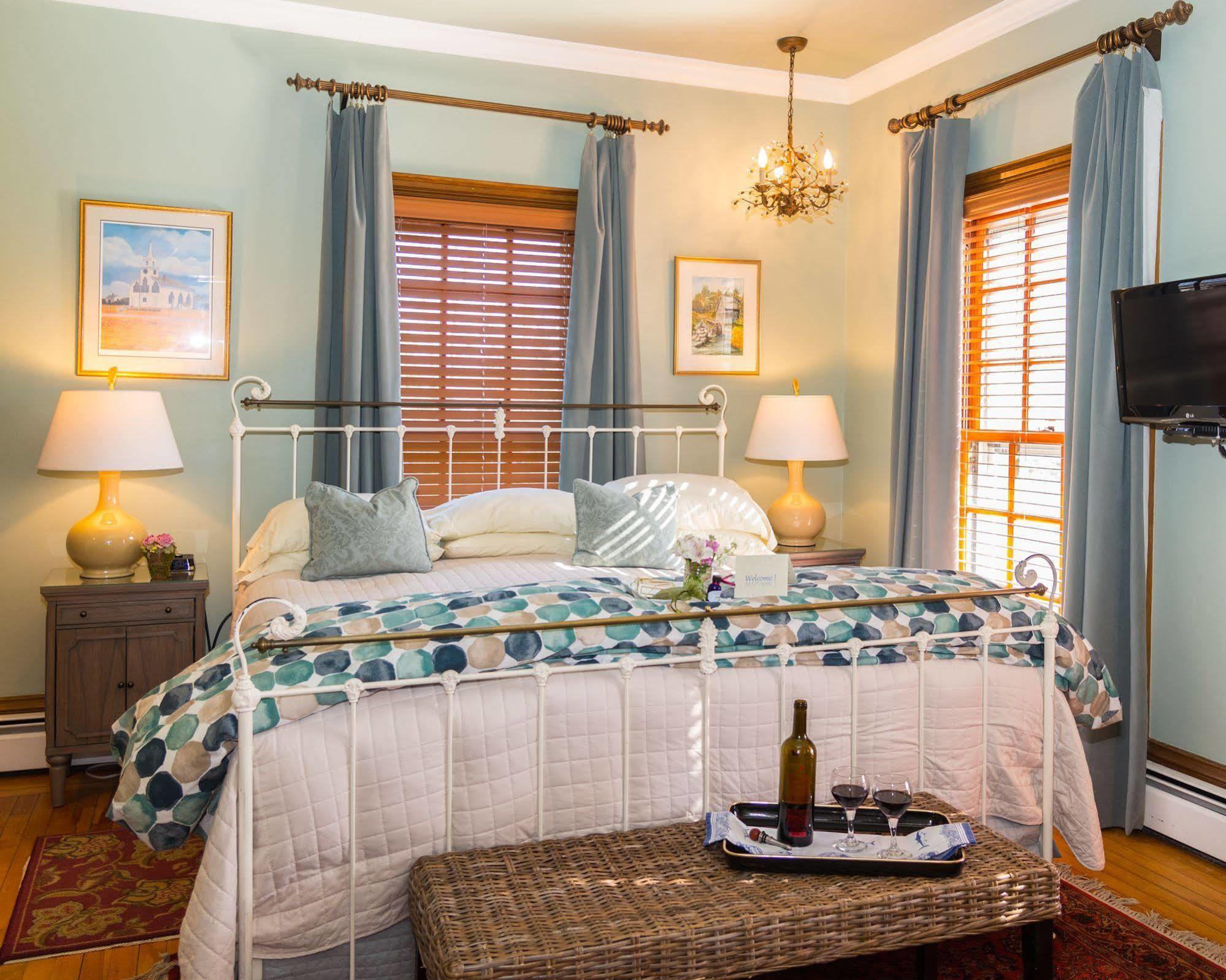 Captain Freeman Inn Брустер Экстерьер фото